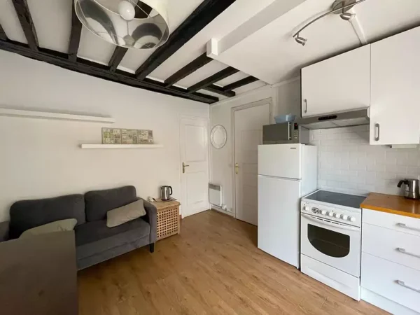 Appartement meublé à louer – 2 pièces – Paris 11e – 29,9 m 897 Euros