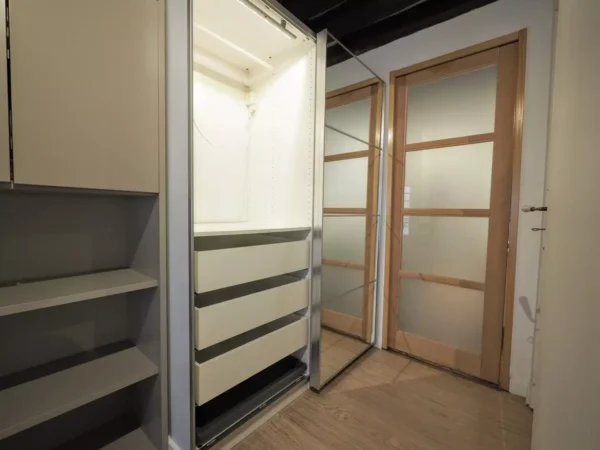 À louer – Studio meublé 29 m² – Rue Saint-Antoine, Paris 4ᵉ – Quartier Saint-Paul / Bastille 1340 € CC – Image 10